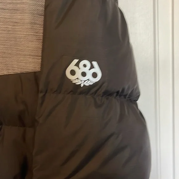 686 Glacier Avenue Down Jacket - Picture 2 of 7